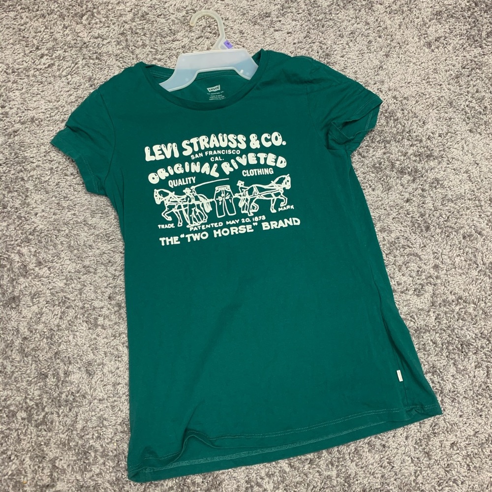 Levis women’s crew neck tee💕Size:S